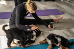 RHH02891 - AfroPuppyYoga